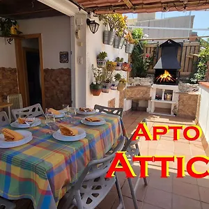 ático, Terraza Y Bbq, Metro Bcn, Park Güell Apartahotel